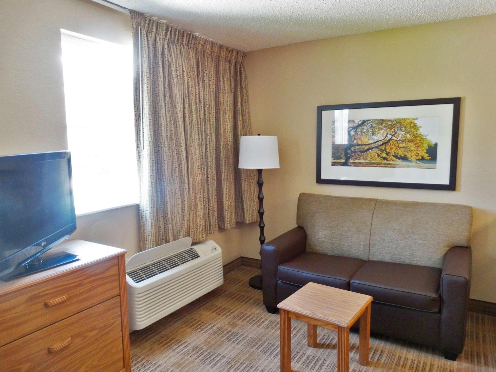 Extended Stay America Select Suites - Providence - Airport Warwick Exterior foto
