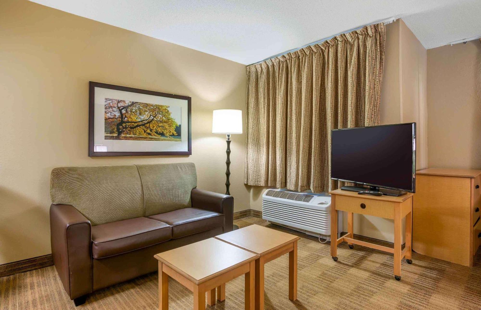 Extended Stay America Select Suites - Providence - Airport Warwick Exterior foto
