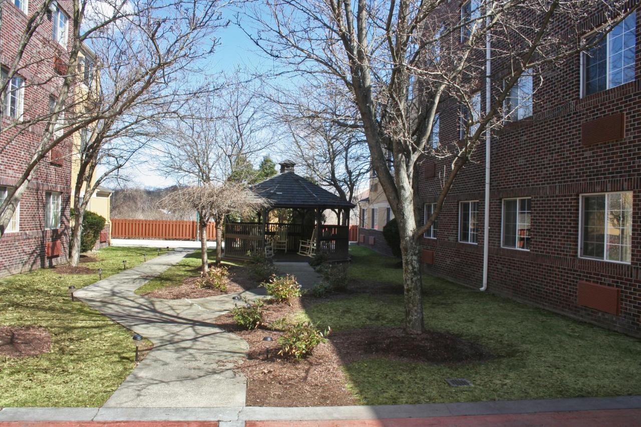 Extended Stay America Select Suites - Providence - Airport Warwick Exterior foto